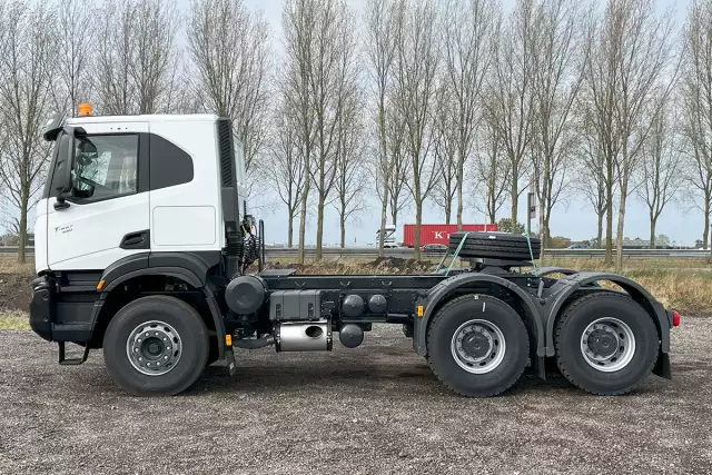 Iveco T-Way AT720T43TH AT ADR 6x4 Tractor Head