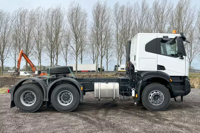 Iveco T-Way AT720T43TH AT ADR 6x4 Tractor Head