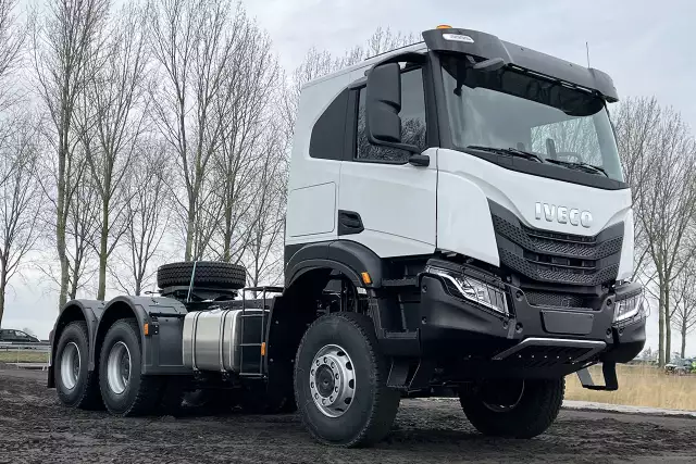 Iveco T-Way AT720T47WH 6x6 Tractor Head