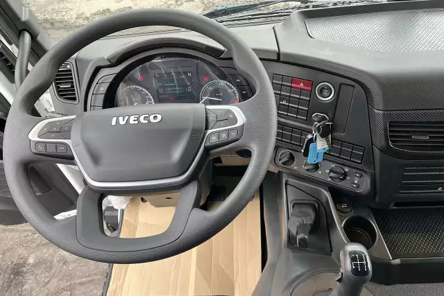 Iveco T-Way AT720T47WH 6x6 Tractor Head