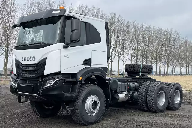 Iveco T-Way AT720T47WH 6x6 Tractor Head