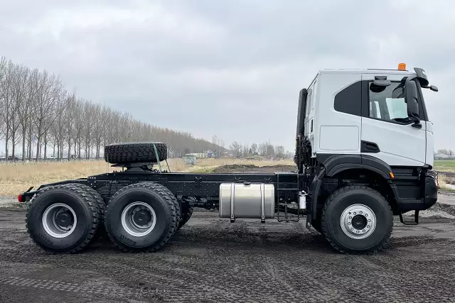 Iveco T-Way AT720T47WH 6x6 Tractor Head