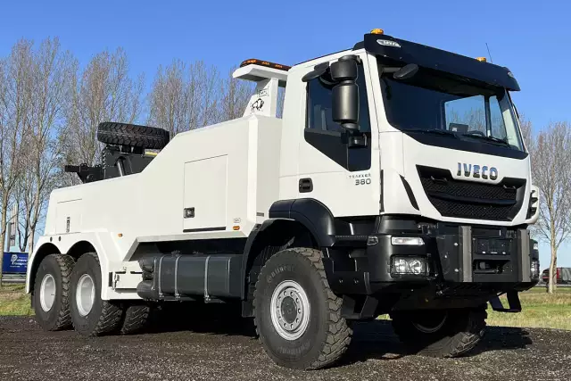 Iveco Trakker AD380T38WH 6x6 Recovery Truck