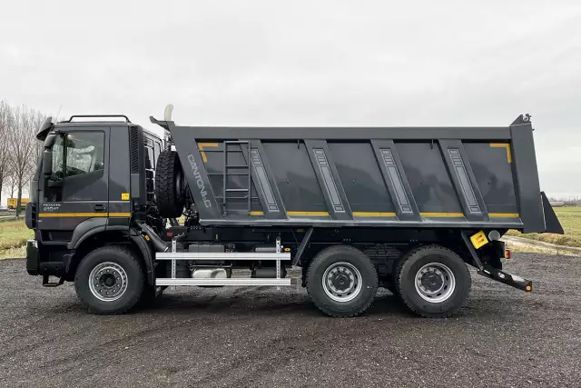 Iveco Trakker AD380T41H 6x4 Benne basculante