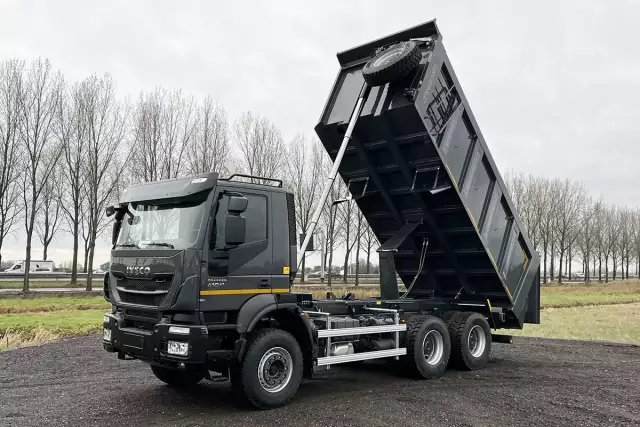 Iveco Trakker AD380T41H 6x4 Benne basculante