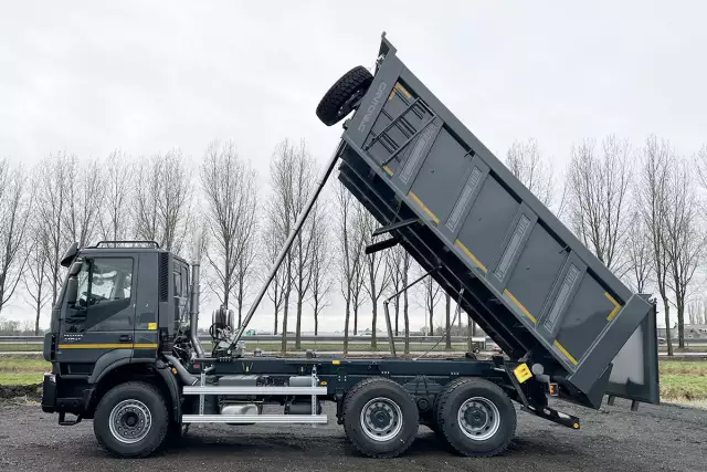 Iveco Trakker AD380T41H 6x4 Benne basculante