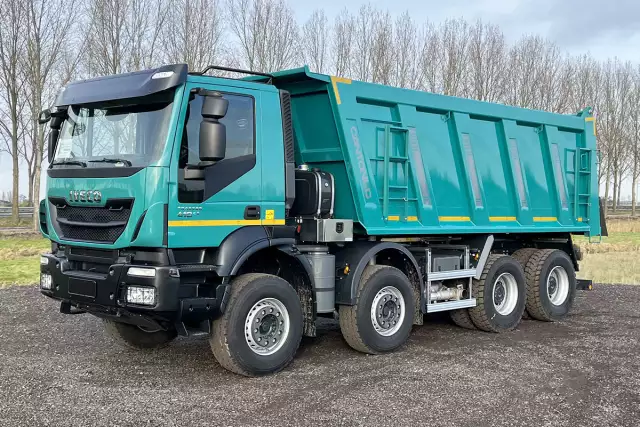 Iveco Trakker AD410T41H 8x4 Benne basculante