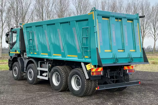 Iveco Trakker AD410T41H 8x4 Benne basculante