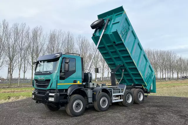 Iveco Trakker AD410T41H 8x4 Benne basculante