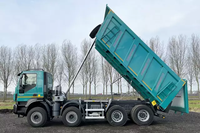 Iveco Trakker AD410T41H 8x4 Benne basculante