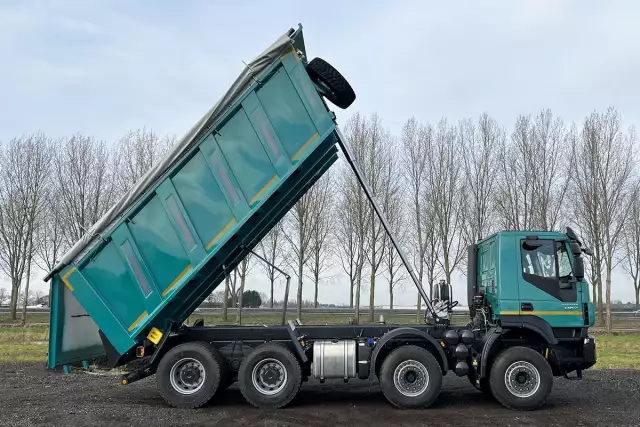 Iveco Trakker AD410T41H 8x4 Benne basculante