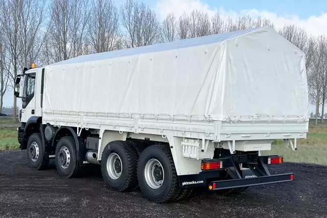 Iveco Trakker AD410T42H 8x4 Caisse bâchée