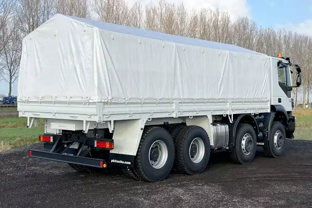 Iveco Trakker AD410T42H 8x4 Caisse bâchée