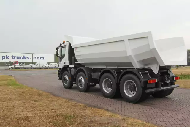 Iveco Trakker AD410T42H 8x4 Benne basculante