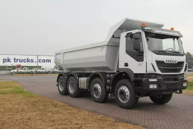 Iveco Trakker AD410T42H 8x4 Benne basculante