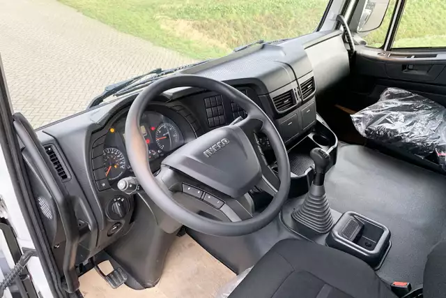 Iveco Trakker AD410T42H 8x4 Benne basculante