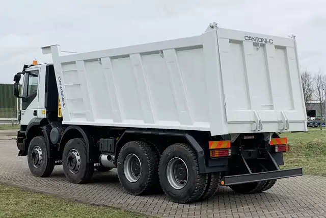 Iveco Trakker AD410T42H 8x4 Tipper Truck