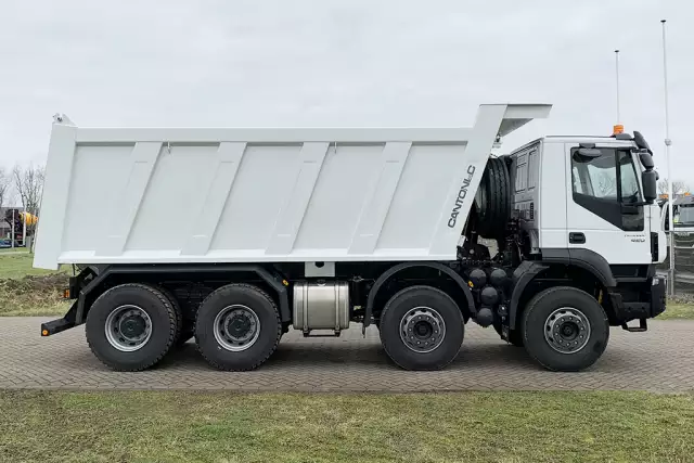 Iveco Trakker AD410T42H 8x4 Tipper Truck