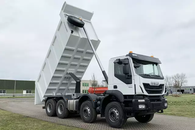 Iveco Trakker AD410T42H 8x4 Tipper Truck