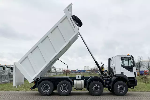 Iveco Trakker AD410T42H 8x4 Tipper Truck