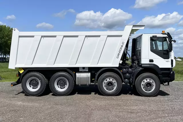 Iveco Trakker AD410T42H 8x4 Tipper Truck