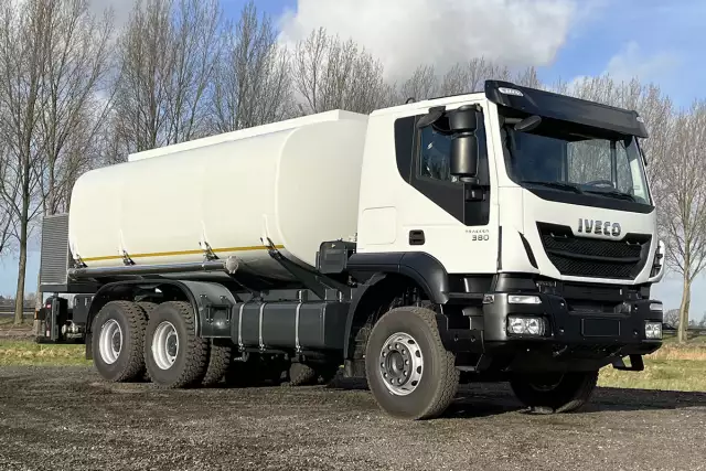 Iveco Trakker AT380T38H 6x4 Fuel Tank Truck