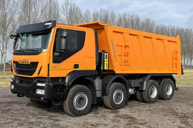 Iveco Trakker AT410T41H 8x4 Tipper Truck