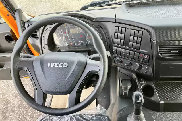 Iveco Trakker AT410T41H 8x4 Tipper Truck