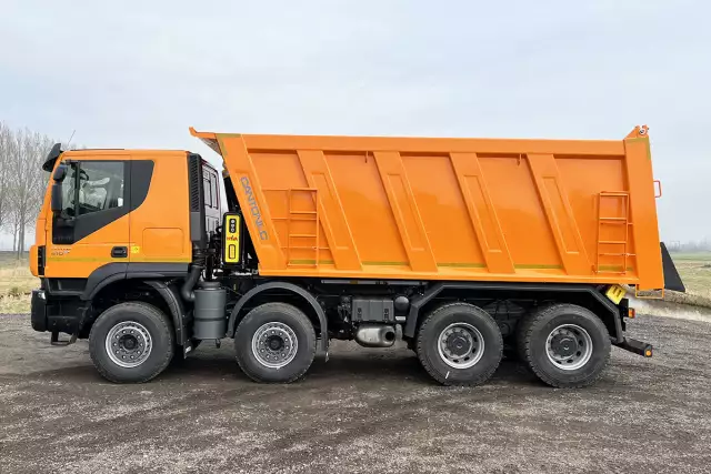 Iveco Trakker AT410T41H AT 8x4 Tipper Truck