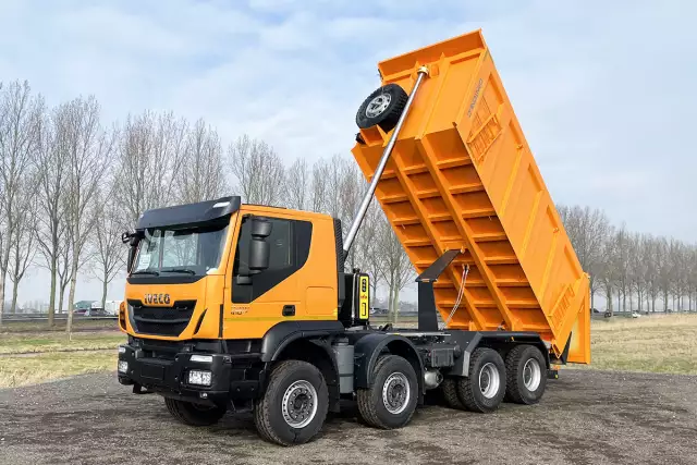 Iveco Trakker AT410T41H AT 8x4 Tipper Truck