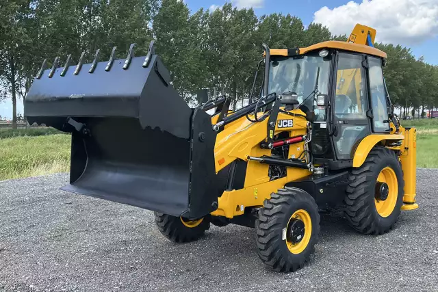 JCB 3DX Plus 4x4 Backhoe Loader