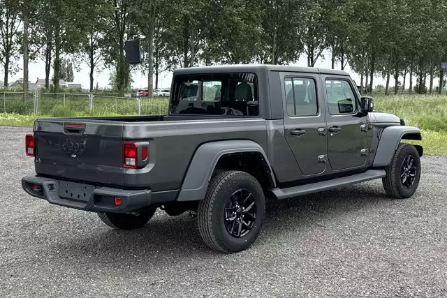 Jeep Gladiator Sport 4x4 SUV (veivulo utilitario esportivo)