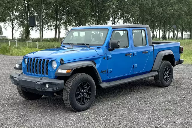 Jeep Gladiator Sport 4x4 SUV (veivulo utilitario esportivo)