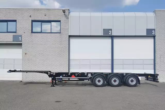 Kogel S24-2 Port 40 Simplex 3-Axle Container Trailer