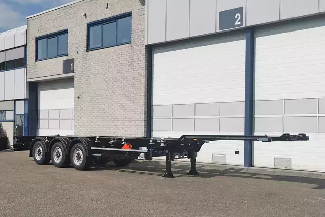 Kogel S24-2 Port 40 Simplex 3-Axle Container Trailer