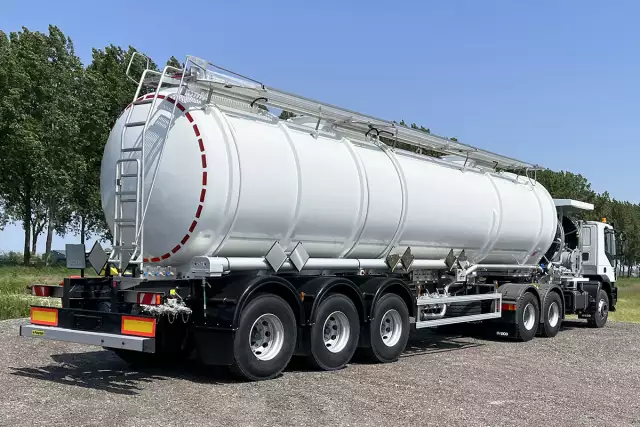 Magyar SMFF JET-A1 3-Axle Aircraft refueller trailer