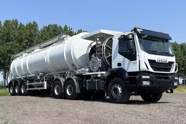 Magyar SMFF JET-A1 3-Axle Aircraft refueller trailer