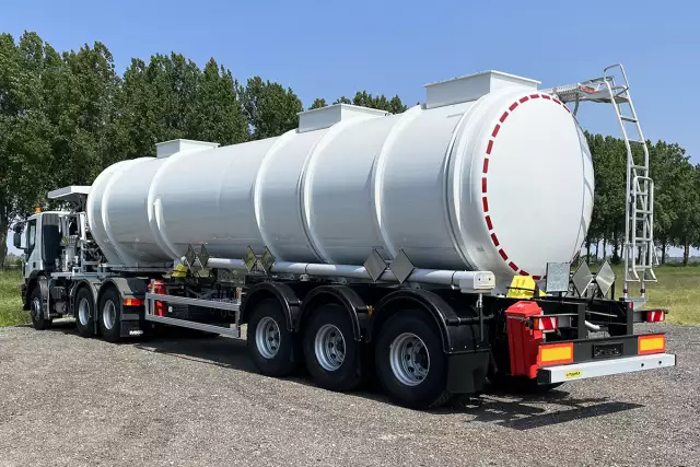 Magyar SMFF JET-A1 3-Axle Aircraft refueller trailer