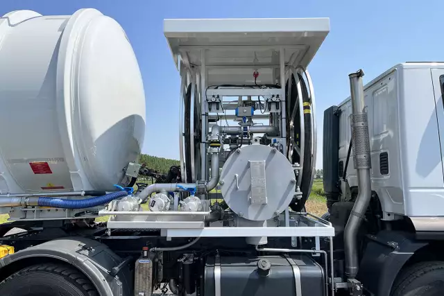 Magyar SMFF JET-A1 3-Axle Aircraft refueller trailer