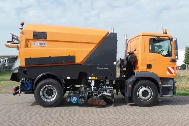 MAN TGM 18.240 BB 4x2 Sweeper Truck