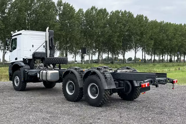 Mercedes-Benz Arocs 3342-A 6x6 Chassis Cabin