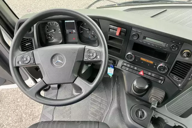 Mercedes-Benz Arocs 3342-A 6x6 Chassis Cabin