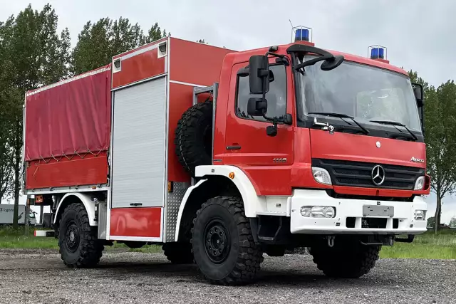 Mercedes-Benz Atego 1118 4x4 Tarpaulin/Canvas Body Truck