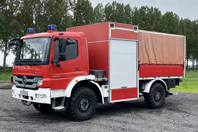 Mercedes-Benz Atego 1326 4x4 Caisse bâchée