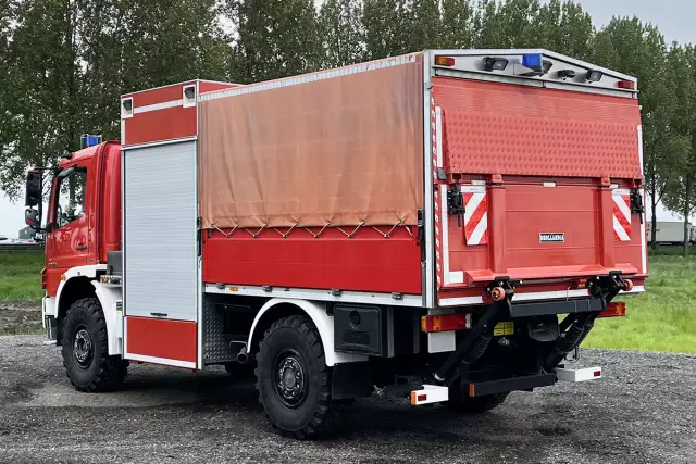 Mercedes-Benz Atego 1326 4x4 Caisse bâchée