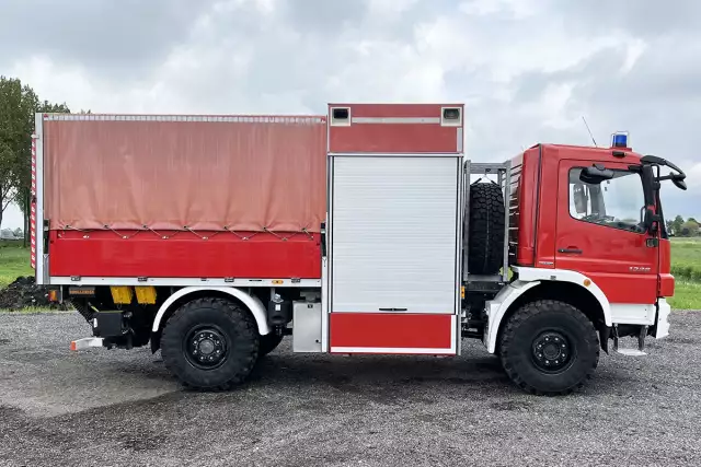 Mercedes-Benz Atego 1326 4x4 Caisse bâchée