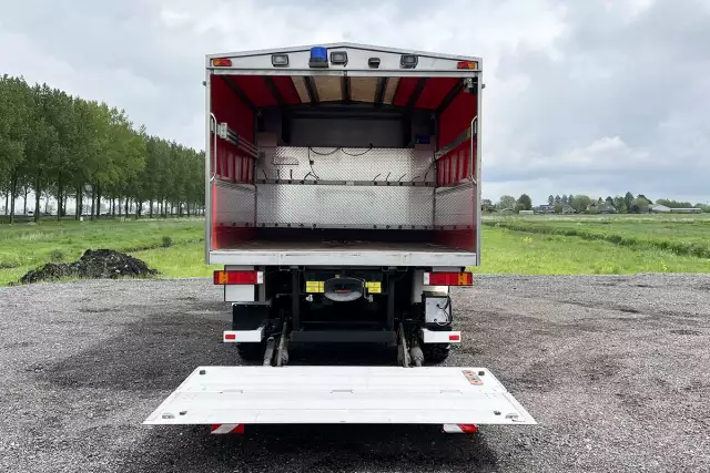 Mercedes-Benz Atego 1326 4x4 Caisse bâchée