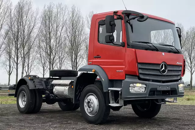 Mercedes-Benz Atego 1530 4x4 Chassi Cabine