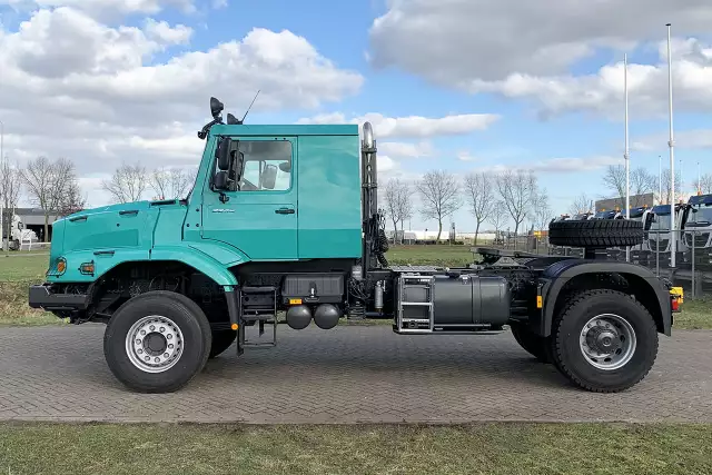 Mercedes-Benz Zetros 2045-S 4x2 Trator para semi-reboque