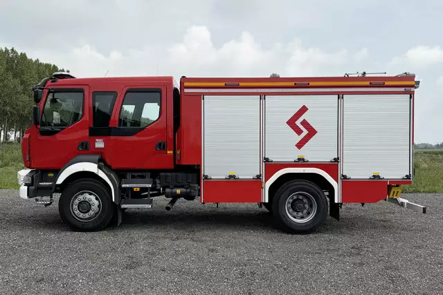 Renault D16 4x4 Camião combate a incendio